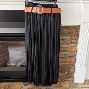 Gibson Latimer Black Pleated Maxi Skirt with Tan Belt